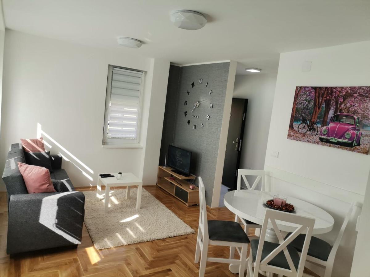 Joker Apartman Pozsarevác Kültér fotó